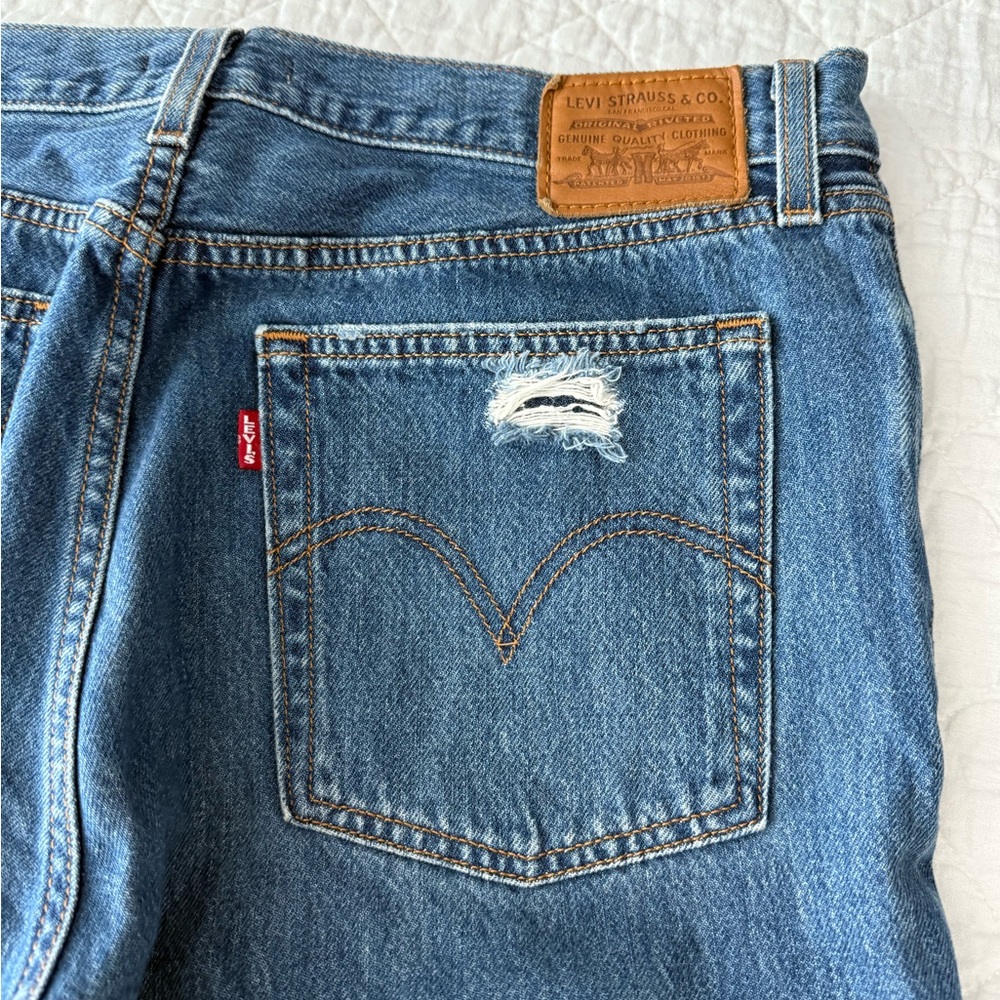 Levi’s Wedgie Straight Blue Denim Jeans - Picture 3 of 12